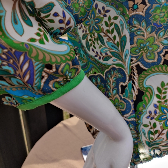 Banana Rep. Petite XS green blue paisley blouse - Picture 5 of 7